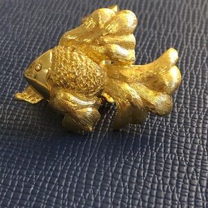 Napier vintage fish brooch